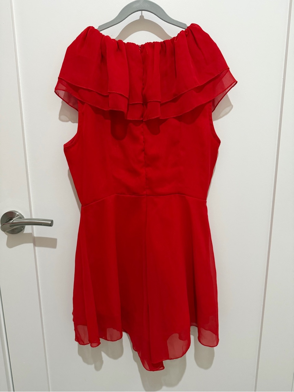 PrettyLittleThing Red Ruffle V-Neck Cami - Picture 2 of 4